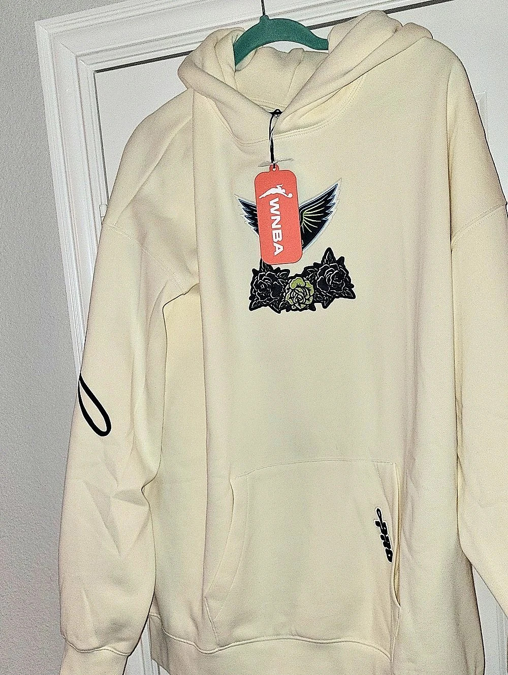 WNBA Dallas Wings hoodie Graphic Hoodie in Cream NWT